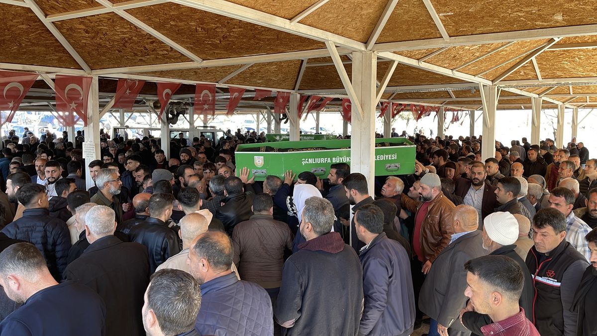 Şanlıurfa\'da Anne, Kızlarını Öldürüp İntihar Etti