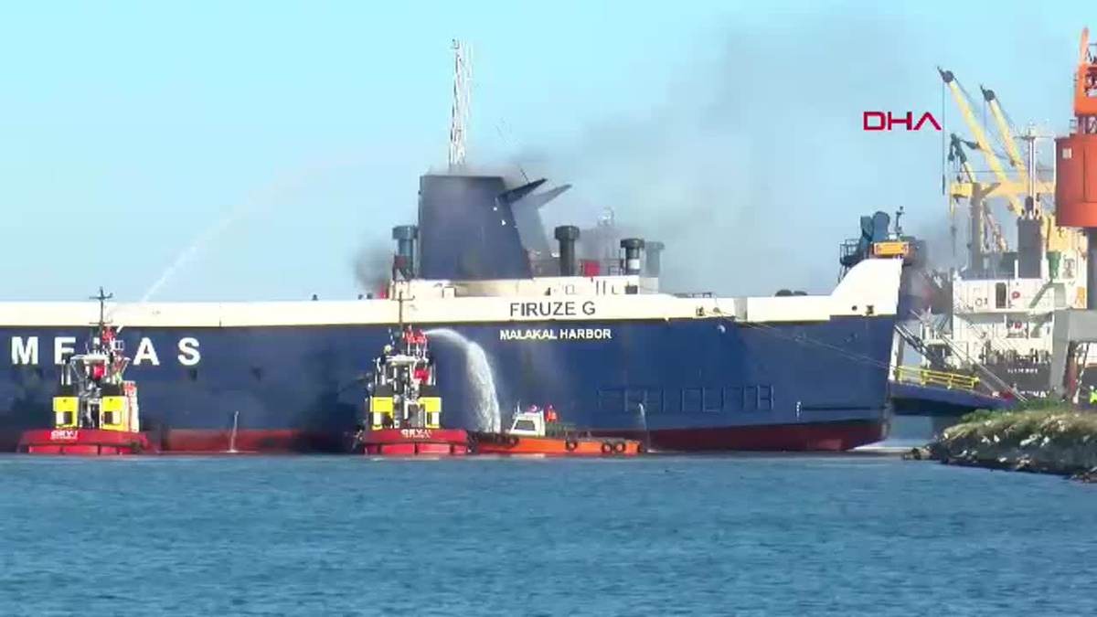 Samsun Limanı\'ndaki Yangın Kontrol Altına Alındı