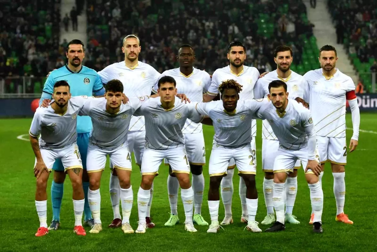 Manisa FK, Sakaryaspor\'u Deplasmanda Yendi