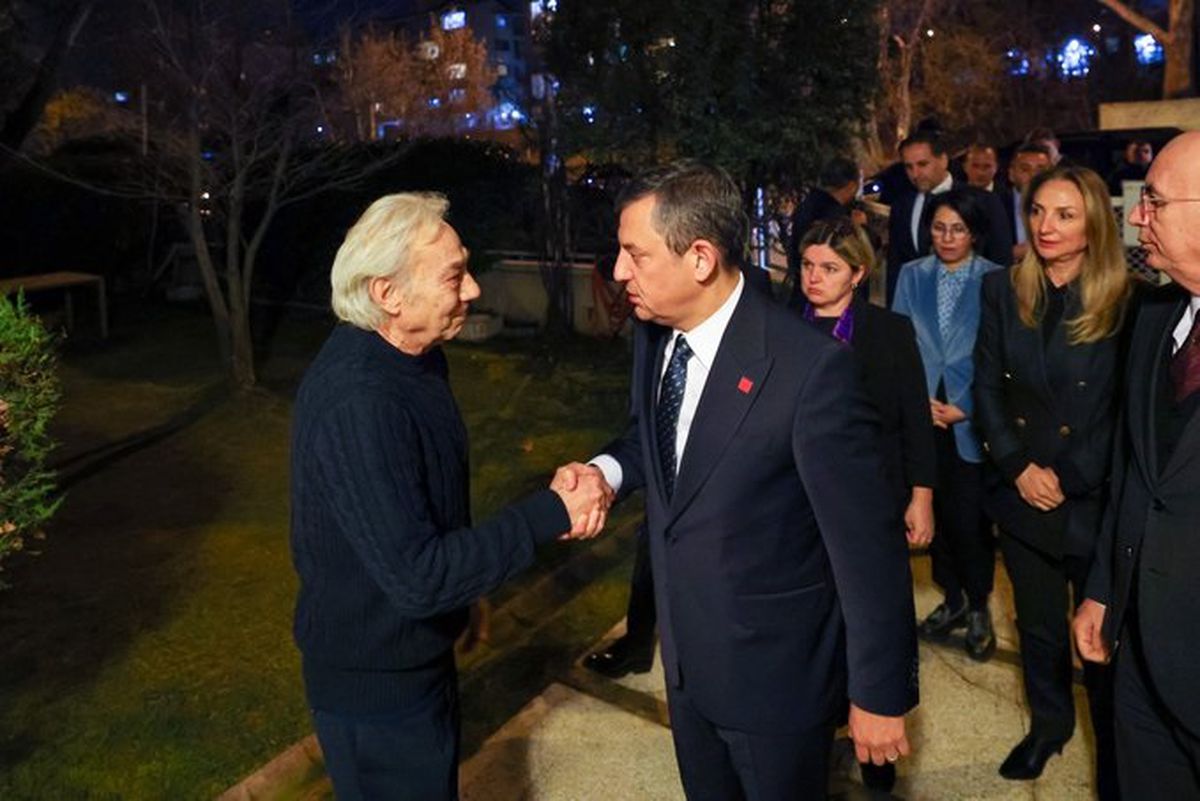 Özgür Özel, Yangında Yaşamını Kaybeden Ailenin Yanında