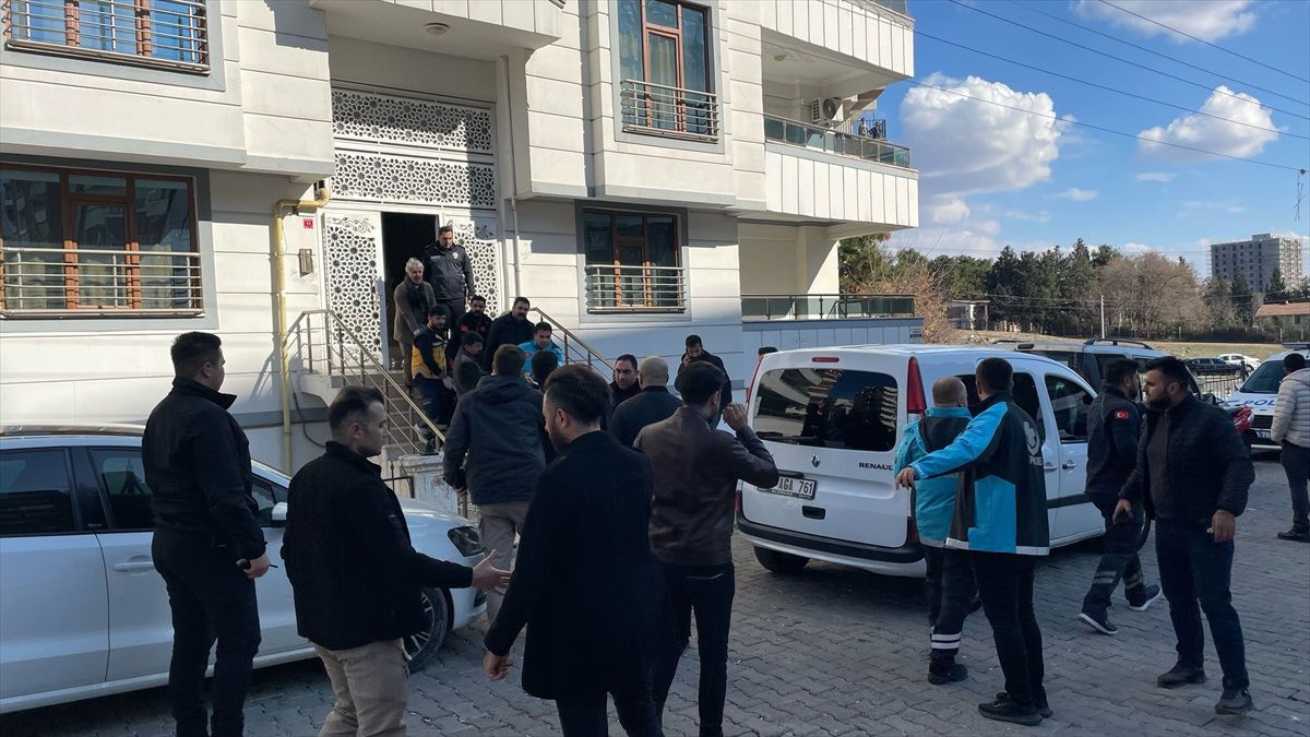 Kız Kardeşler Toprağa Verildi