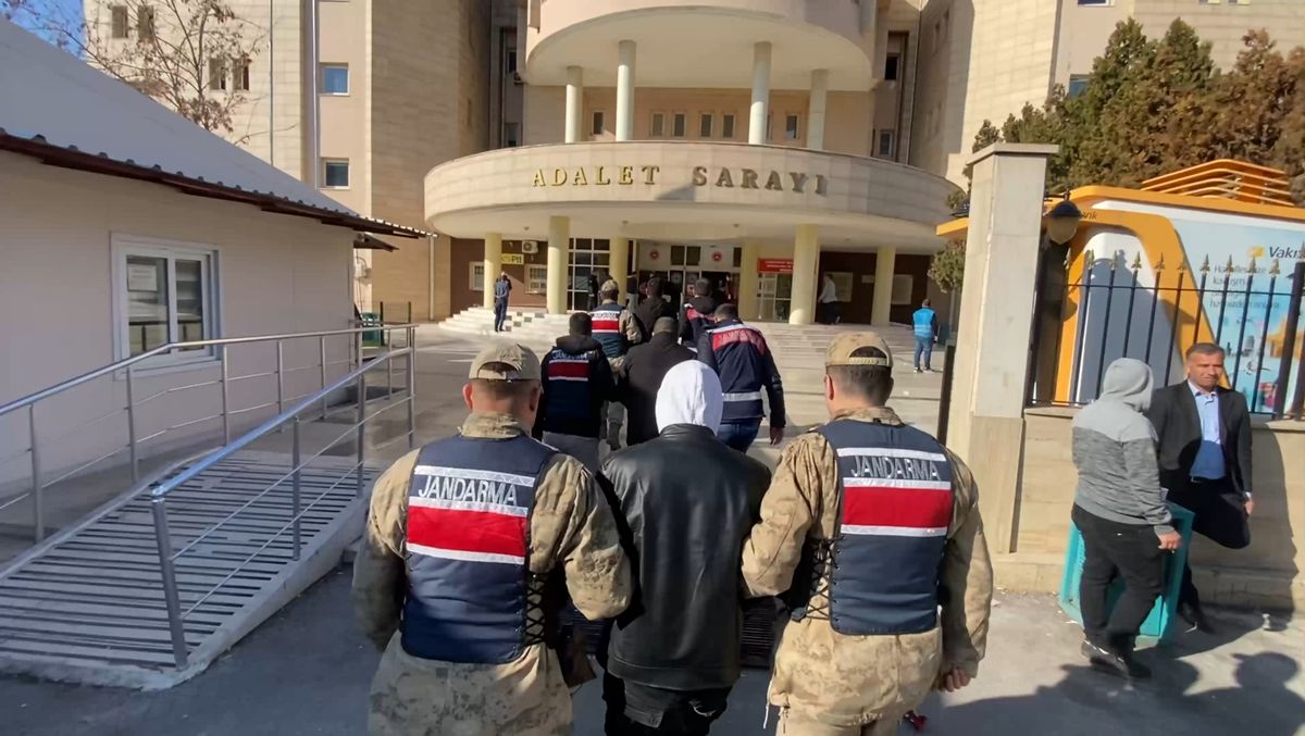 Şanlıurfa\'da PKK\'ya Yönelik Operasyonda 3 Şüpheli Tutuklandı