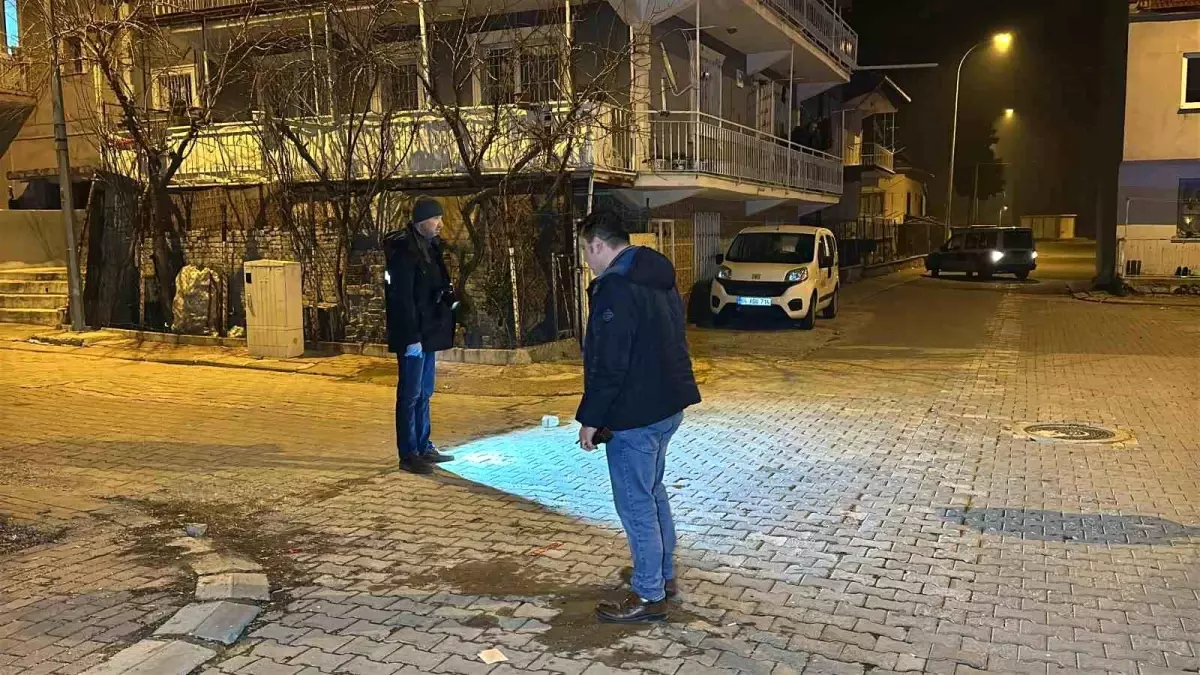 Uşak\'ta Tabancayla Ateş Açıldı, 12 Yaşındaki Çocuk Hayatını Kaybetti