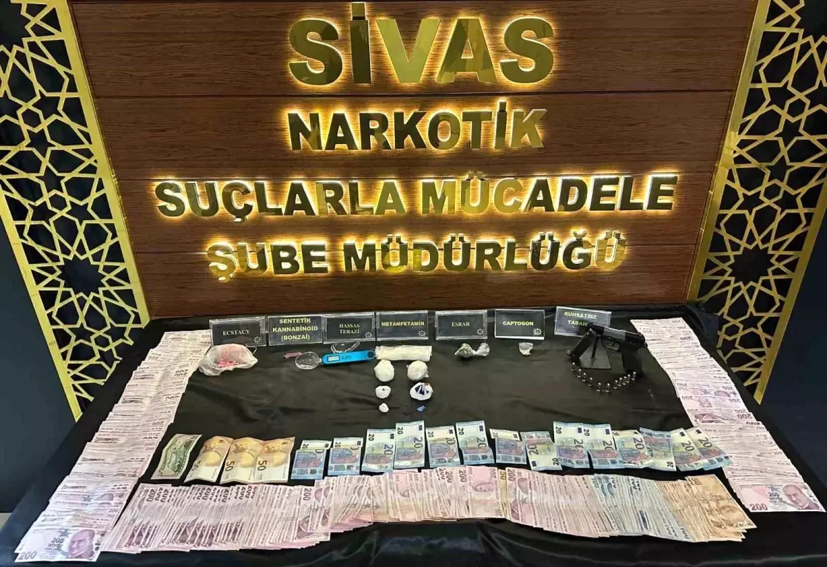 Sivas\'ta Uyuşturucu Operasyonu: 3 Tutuklama