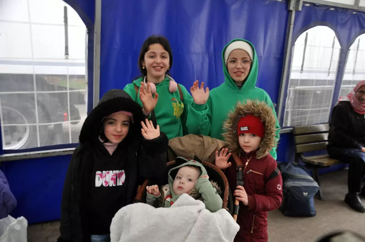 Suriye\'ye Dönüş Başladı: Esad\'ın Harap Ettiği Memleket Onarılıyor