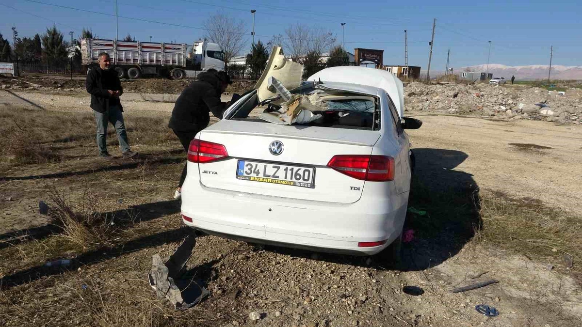 Adıyaman\'da Tır ve Otomobil Çarpıştı: 1 Yaralı