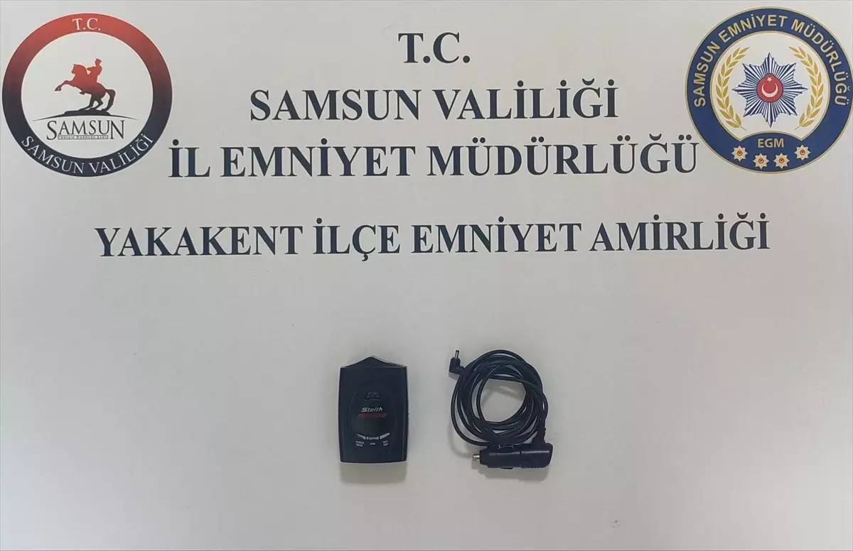 Yakakent\'te Araçta Radar Cihazı Ele Geçirildi