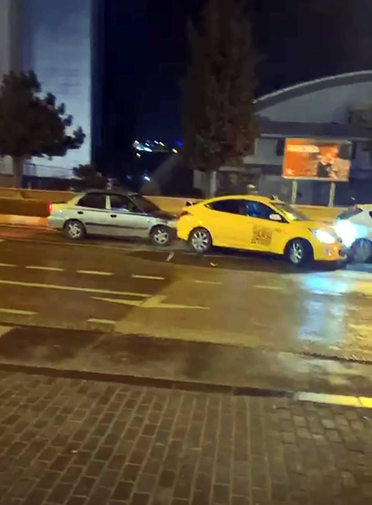 Edirne\'de Zincirleme Trafik Kazası: 2 Yaralı