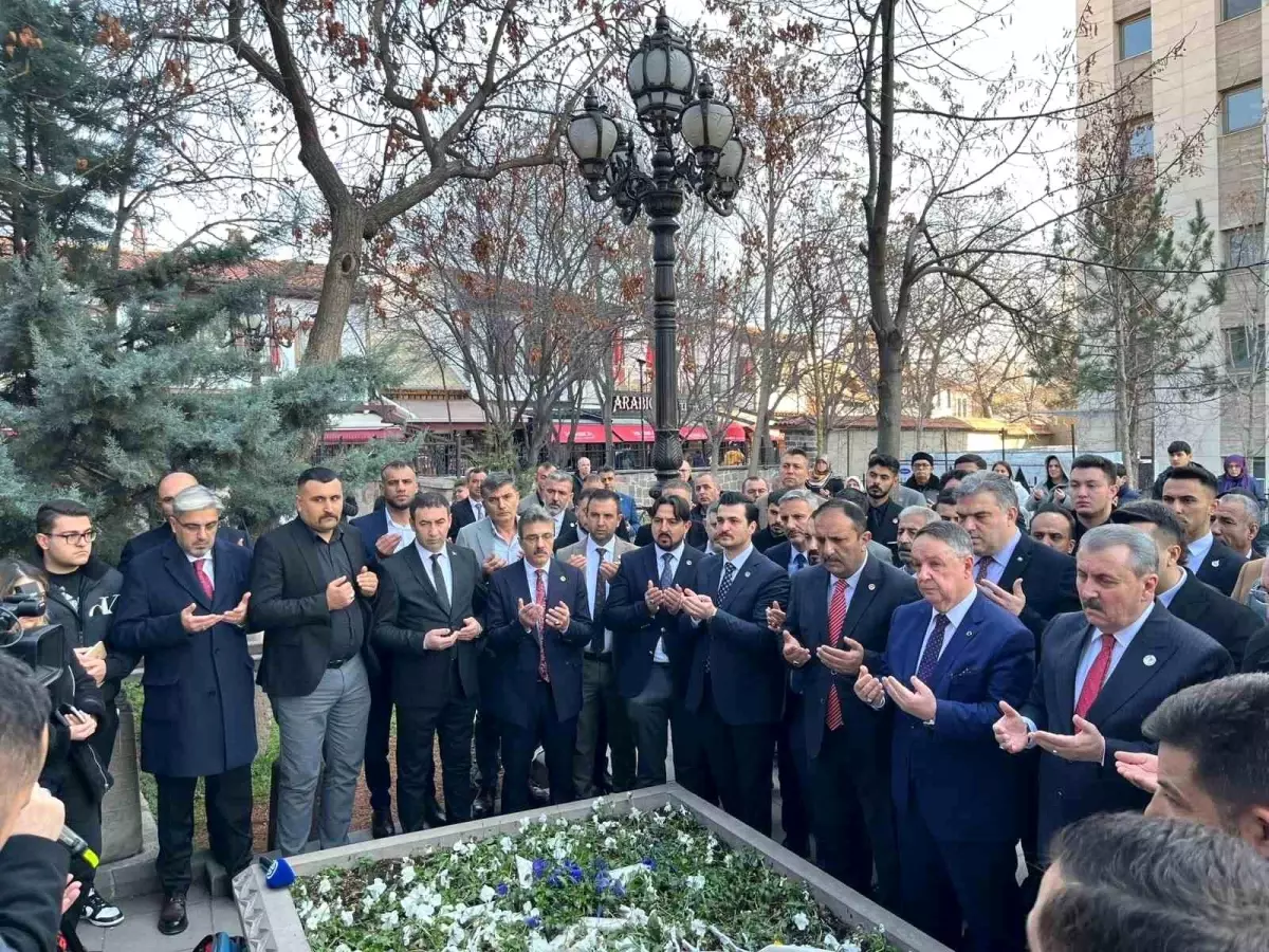 Başkan Dinç, şehit Muhsin Yazıcıoğlu\'nun kabrini ziyaret etti