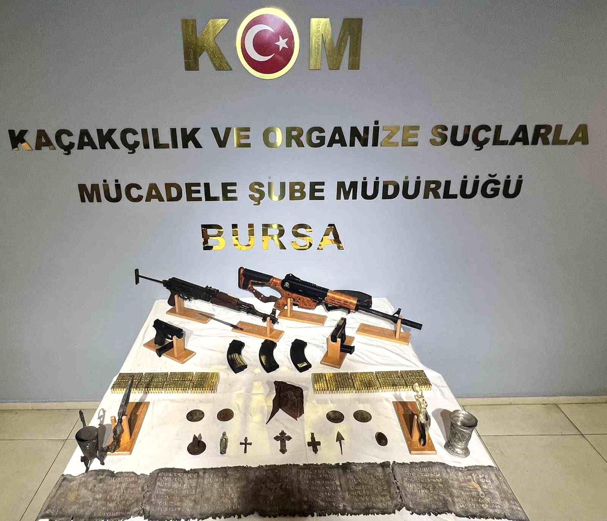 Bursa\'da Silah ve Tarihi Eser Operasyonu