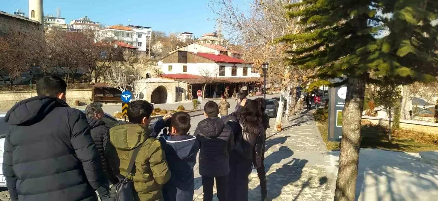 Elazığ\'da Koruma Altındaki Çocuklara Fotoğrafçılık Eğitimi