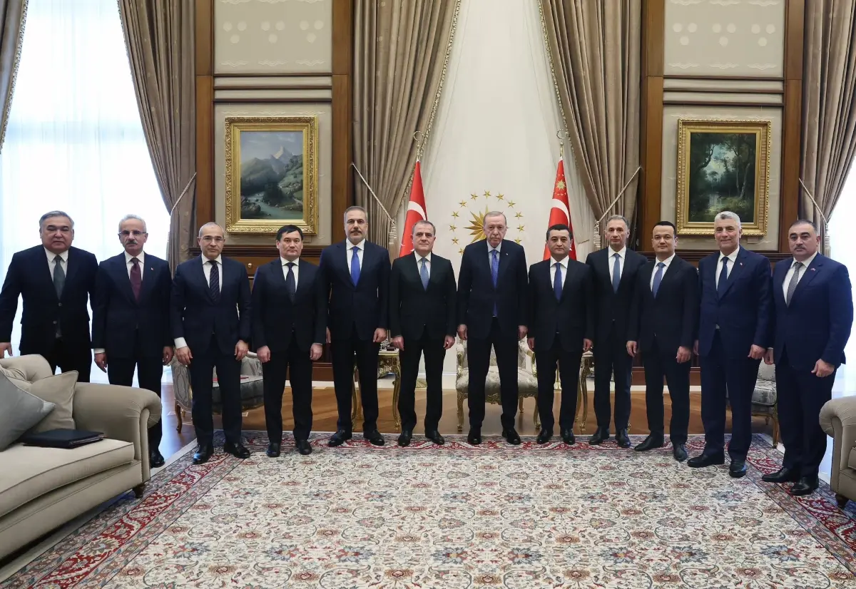 Cumhurbaşkanı Erdoğan, Özbekistan ve Azerbaycan bakanlarını kabul etti