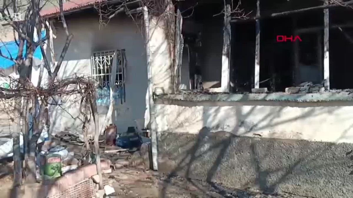 Elazığ\'da Soba Yangını: Anne ve İki Kızı Dumandan Etkilendi