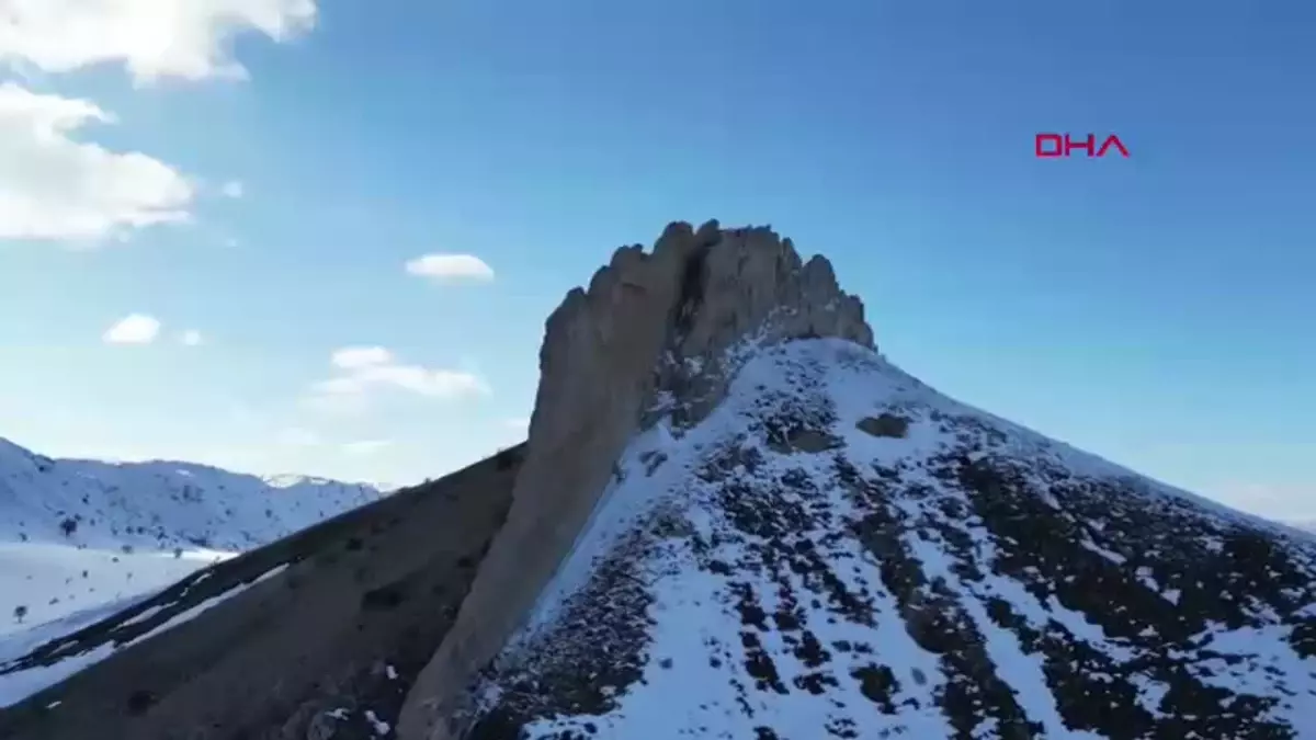 Sivas\'taki Doğal Çin Seddi Kış Manzarasıyla Büyülüyor