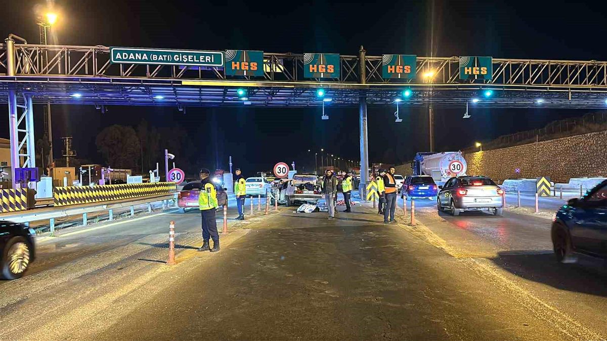 Mersin\'de Otoyol Kazası: 2 Ölü, 5 Yaralı