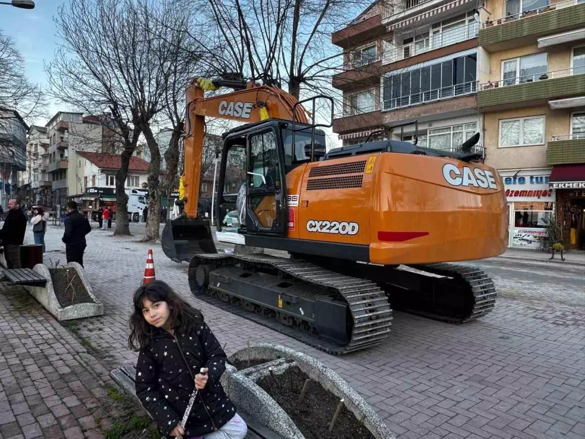 Amasra\'ya Türkiye Belediyeler Birliği\'nden İş Makinesi Hibesi