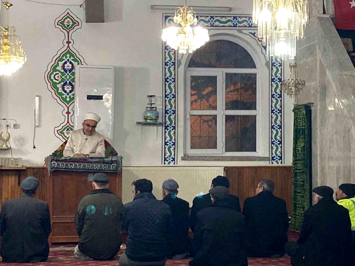 Afyonkarahisar\'da yatsı namazı buluşmaları sürüyor