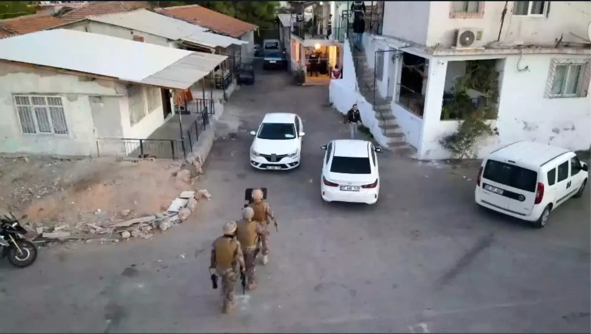 Antalya\'da Huzur Operasyonu: 10 Gözaltı
