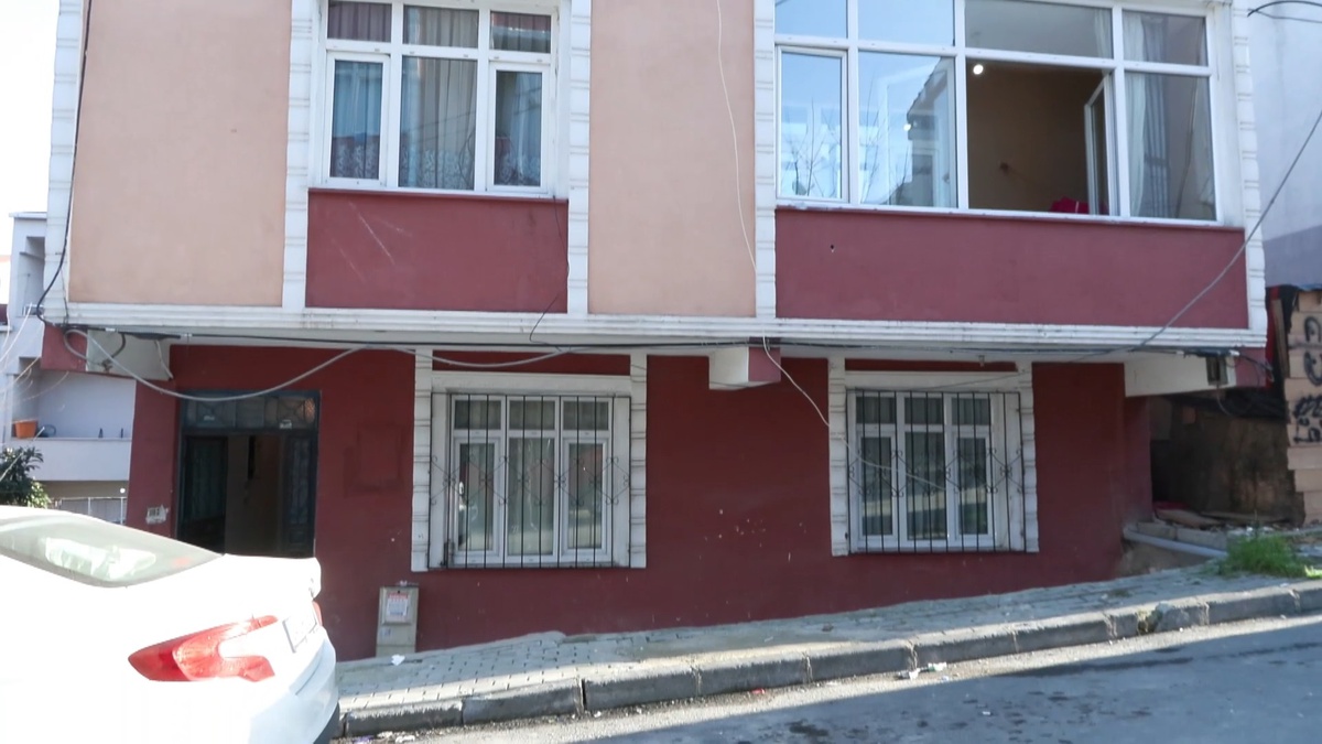 Avcılar\'da Eşini Bıçaklayan Adam Yakalandı