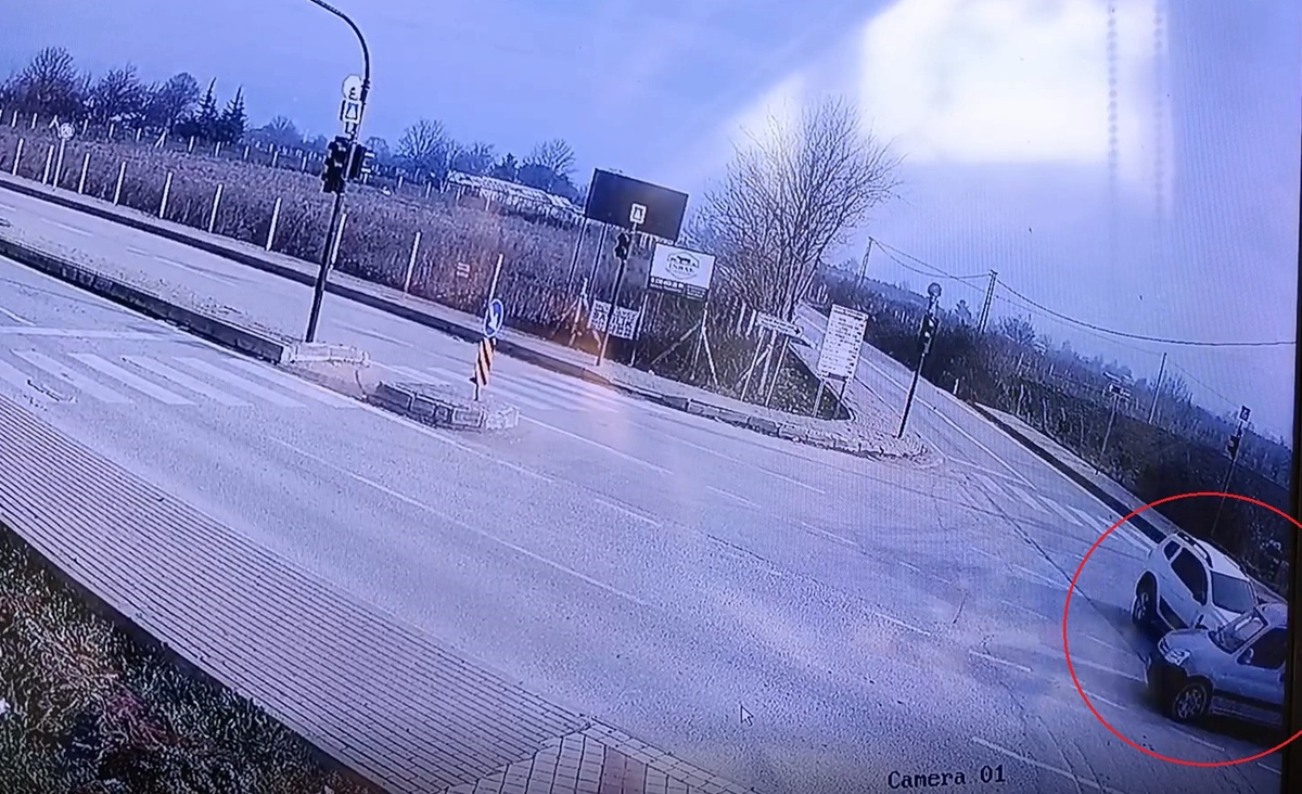 İnegöl\'de Otomobil Kazasında 4 Yaralı