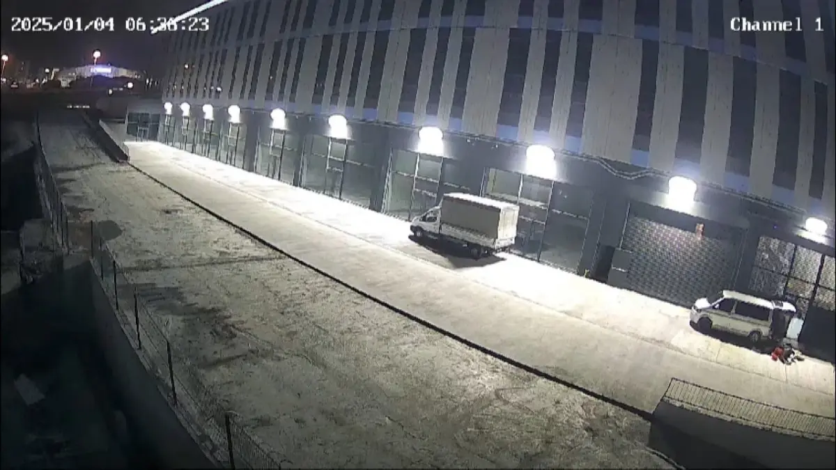 İstanbul\'da Hırsızlık Çetesi Çökertildi, 25 Milyon Liralık Eşya Çalındı