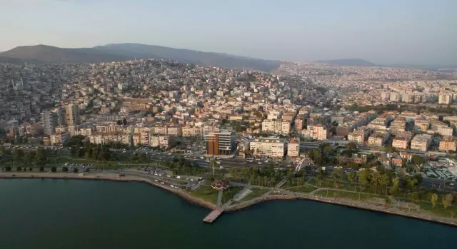 İzmir için korkutan deprem raporu! Bornova ve Bayraklı'da binalar ölüm saçıyor