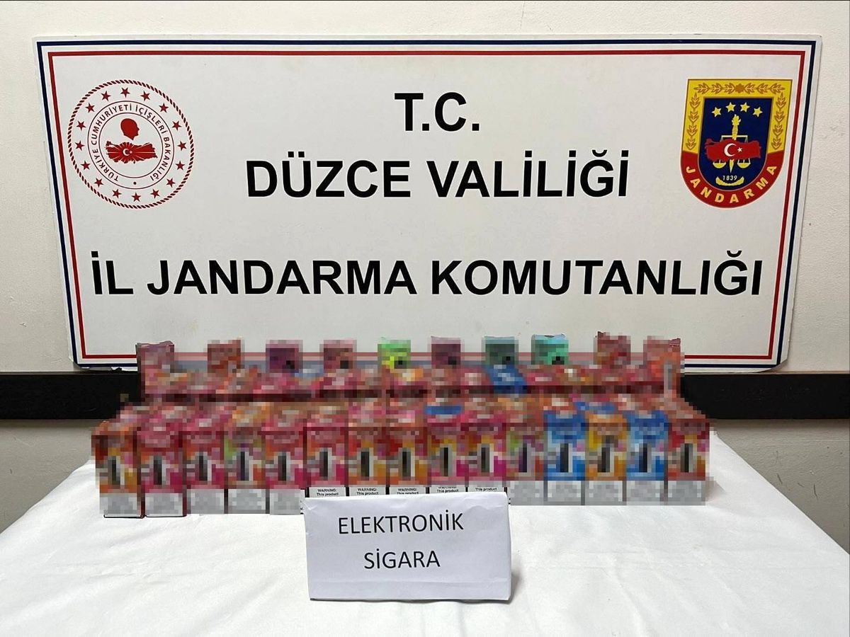 Düzce\'de Kaçak Elektronik Sigara Operasyonu