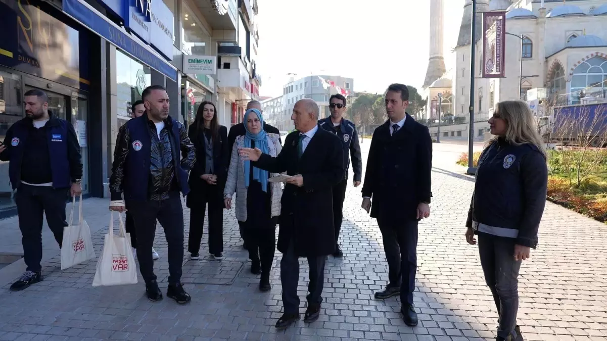 Maltepe Belediyesi Yeni Yılda Temizlik Çalışmalarına Devam Ediyor