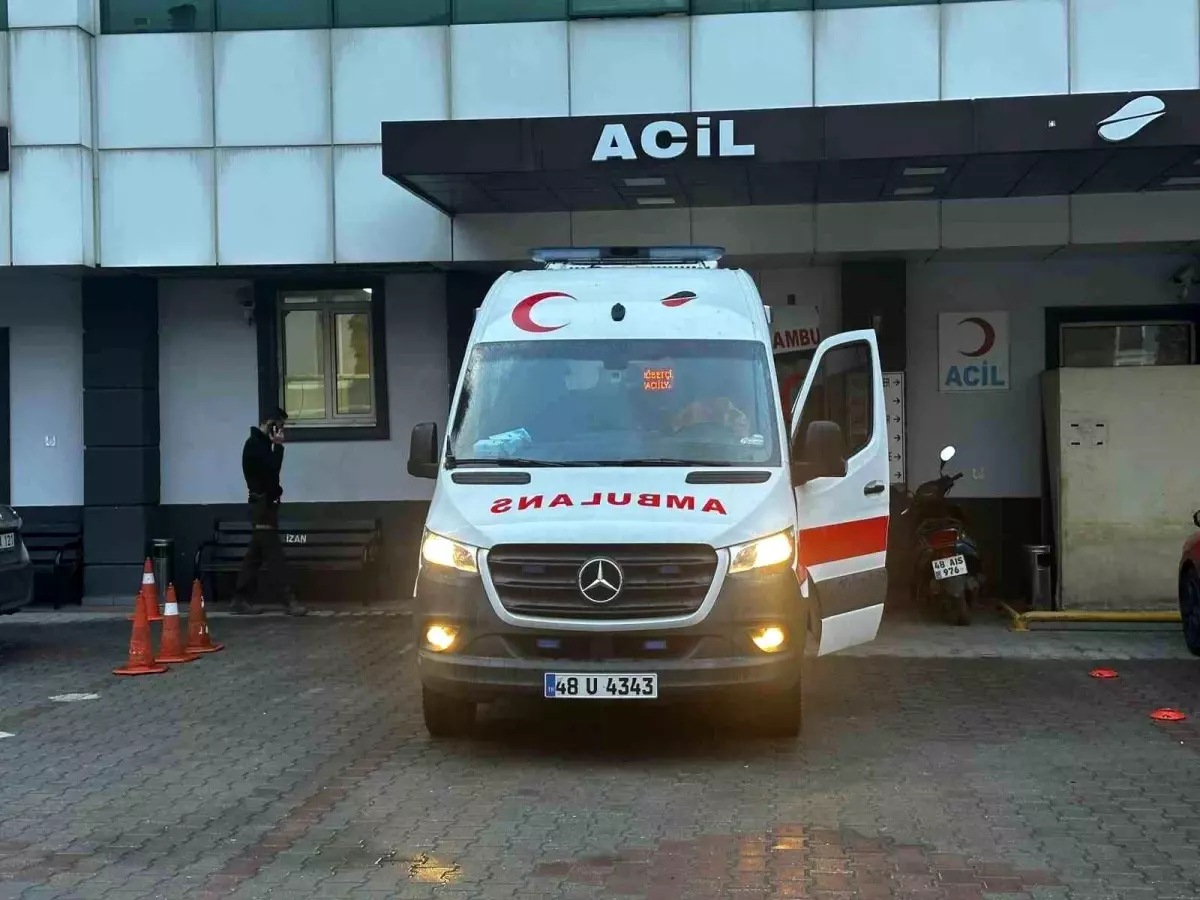 Balkondan Düşen Bebek Hastaneye Kaldırıldı