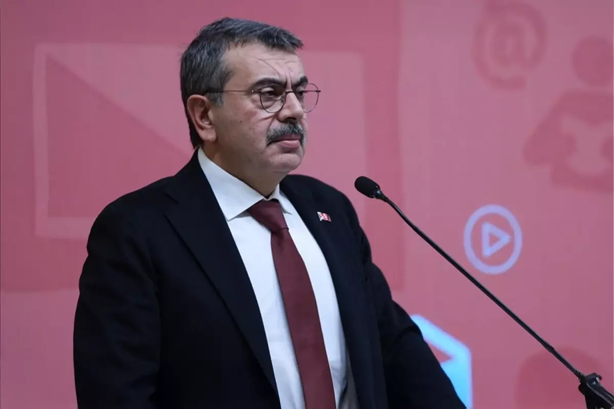 Bakan Tekin çok sert konuştu: Ya kendiniz çözün ya da kapatırız