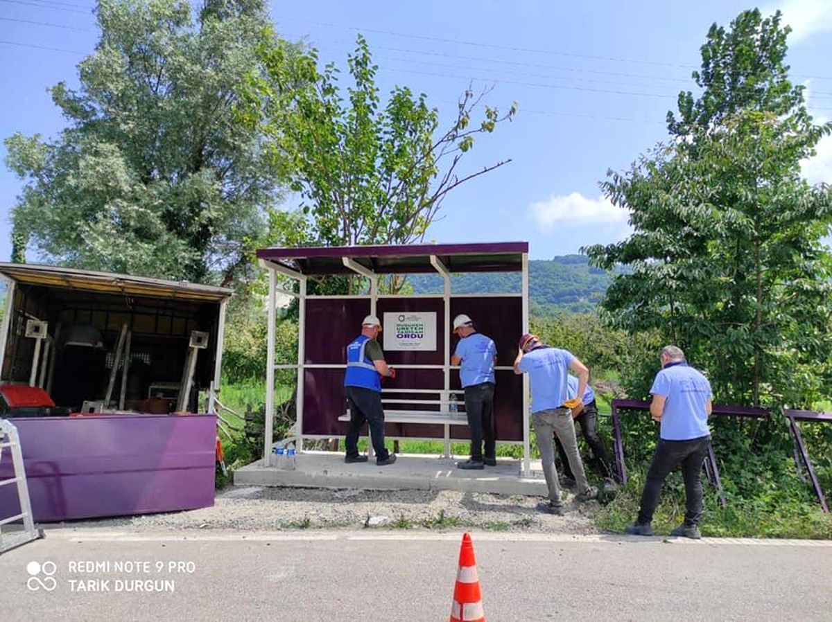 Ordu\'da Hükümlüler Tarafından Üretilen 1500 Toplu Taşıma Durağı Kuruldu