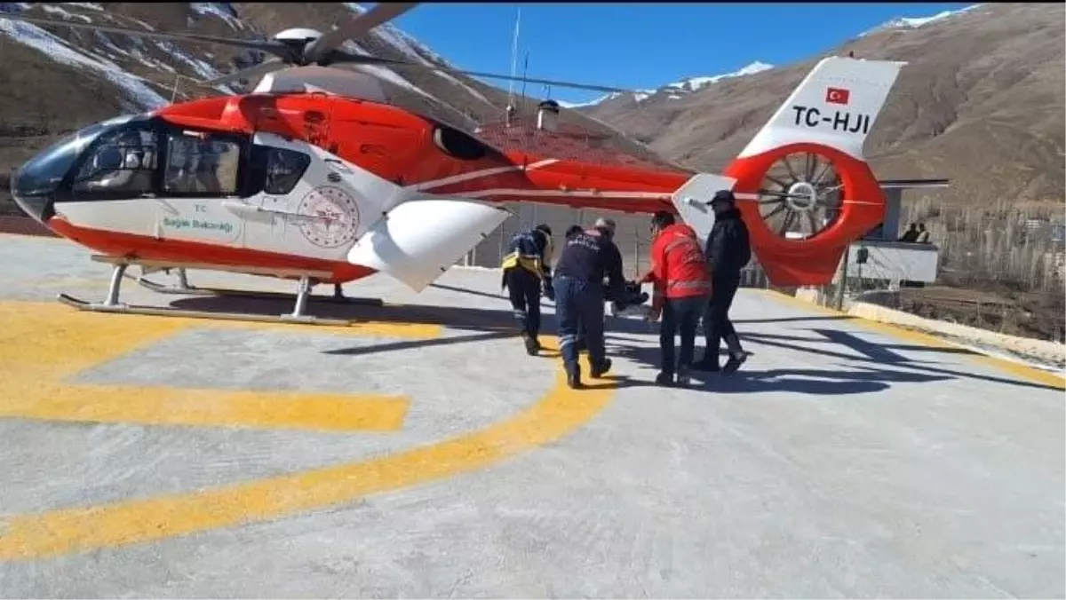 Şırnak\'tan Van\'a Ambulans Helikopter Sevki