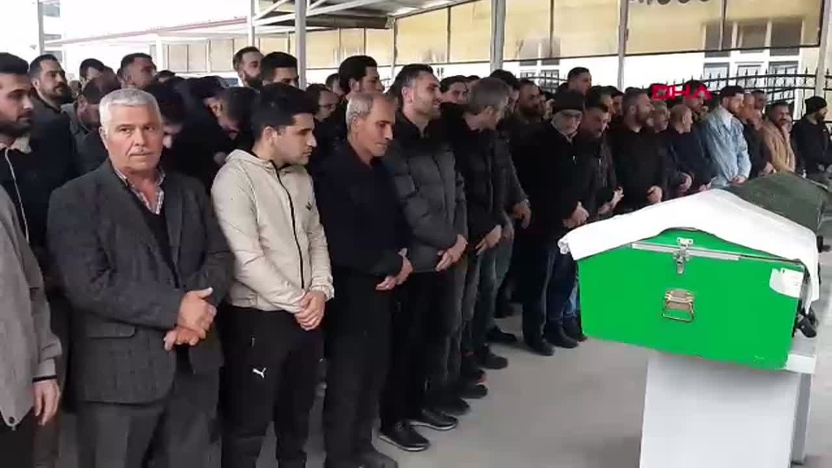 Kocaeli\'de Trafik Kazası: Sürücü Hayatını Kaybetti