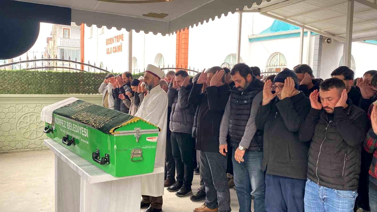 Kocaeli\'de Trafik Kazası: Sürücü Hayatını Kaybetti