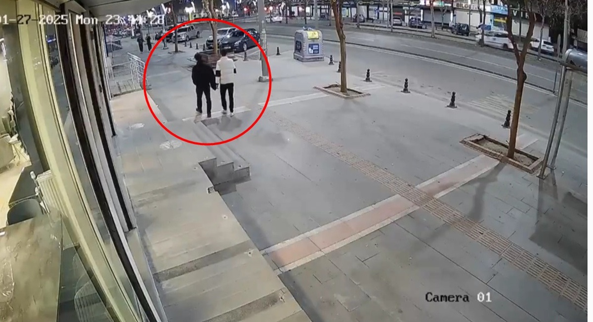 Batman\'da Cep Telefonu Gasbi: Güvenlik Kamerasında