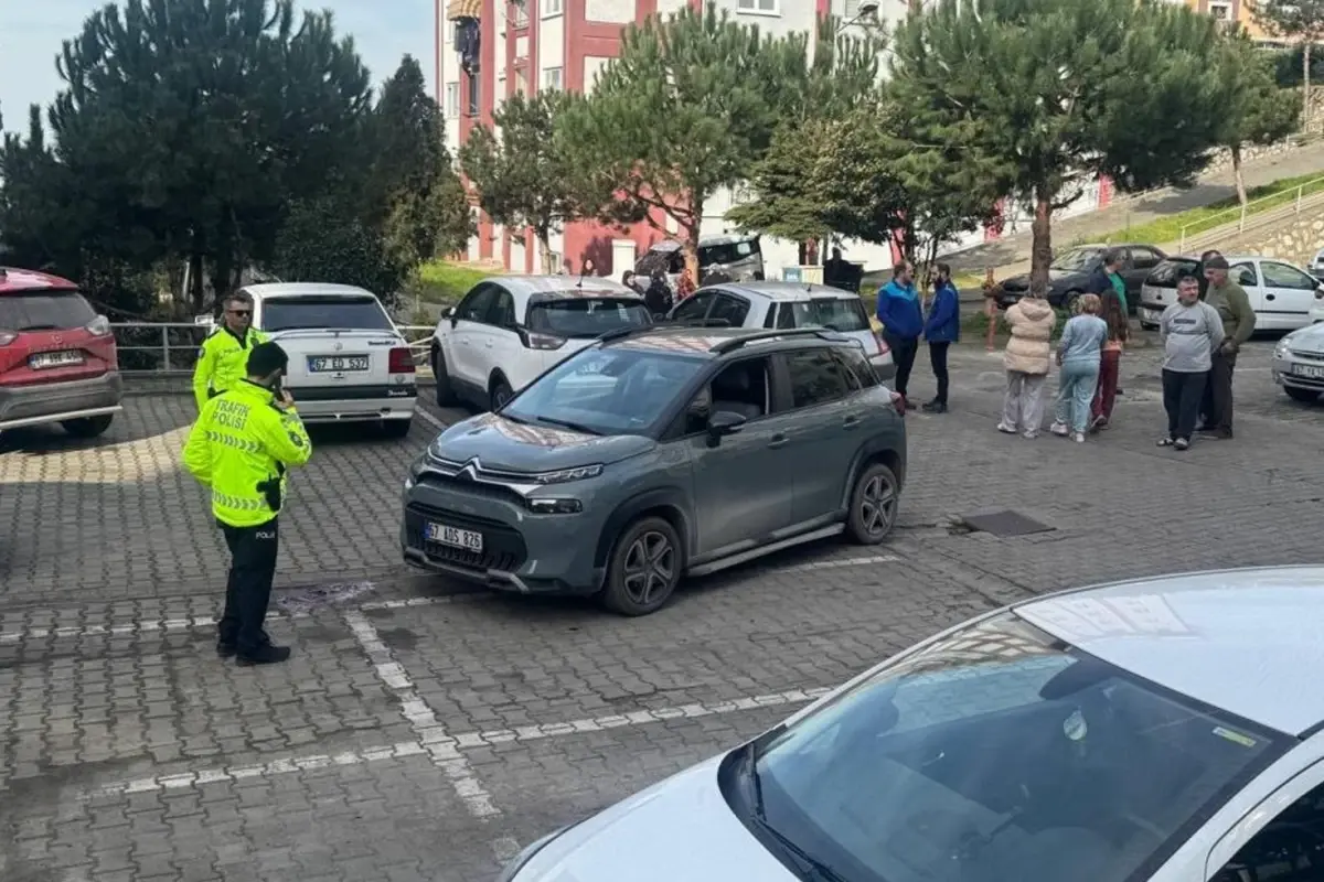 Zonguldak\'ta akılalmaz kaza! Park etmek isterken kocasını ezdi