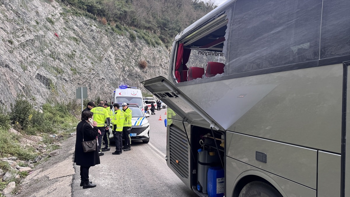 Zonguldak\'ta otobüs kazası: 3 yaralı