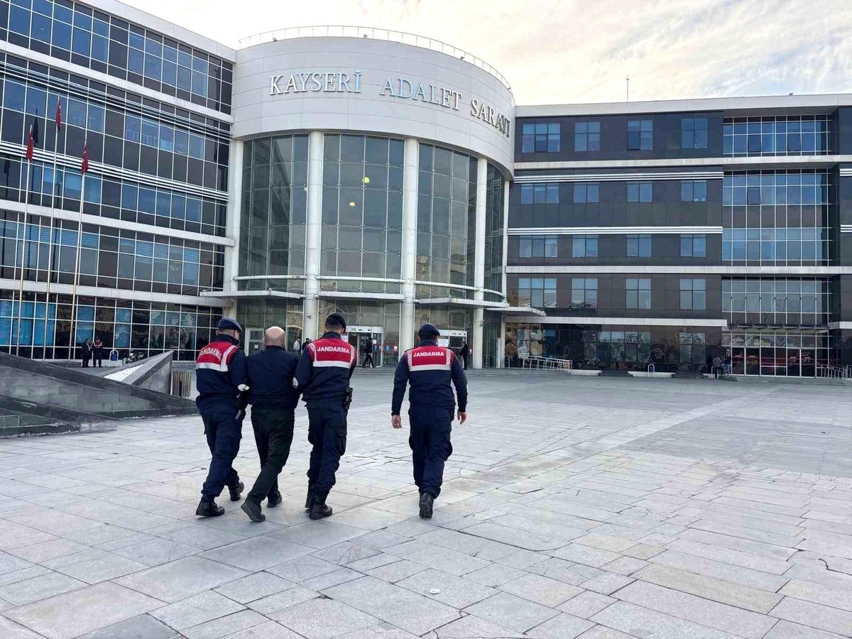 Uyuşturucu Tüccarı Kayseri\'de Yakalandı