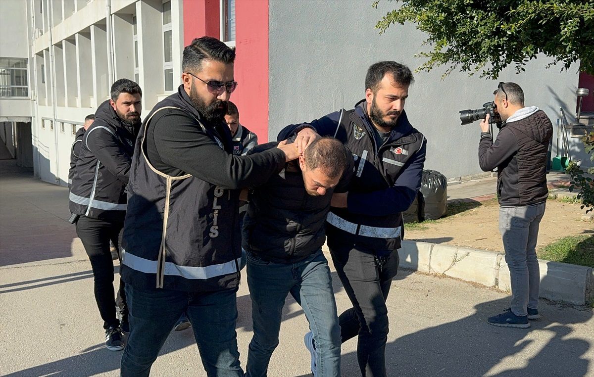Adana\'da 2.5 Milyon Makaron Ele Geçirildi