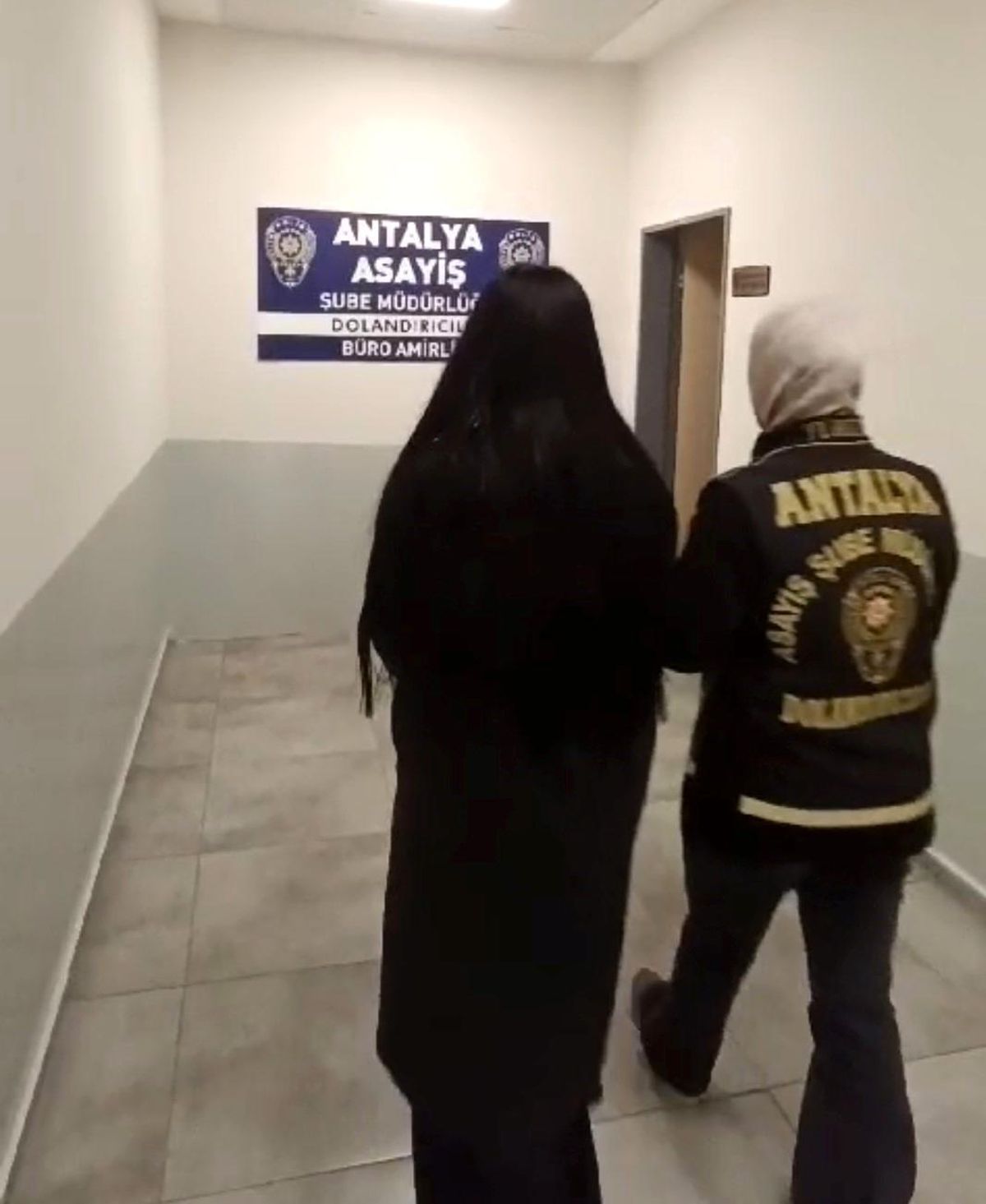 Antalya\'da Dolandırıcılara Operasyon