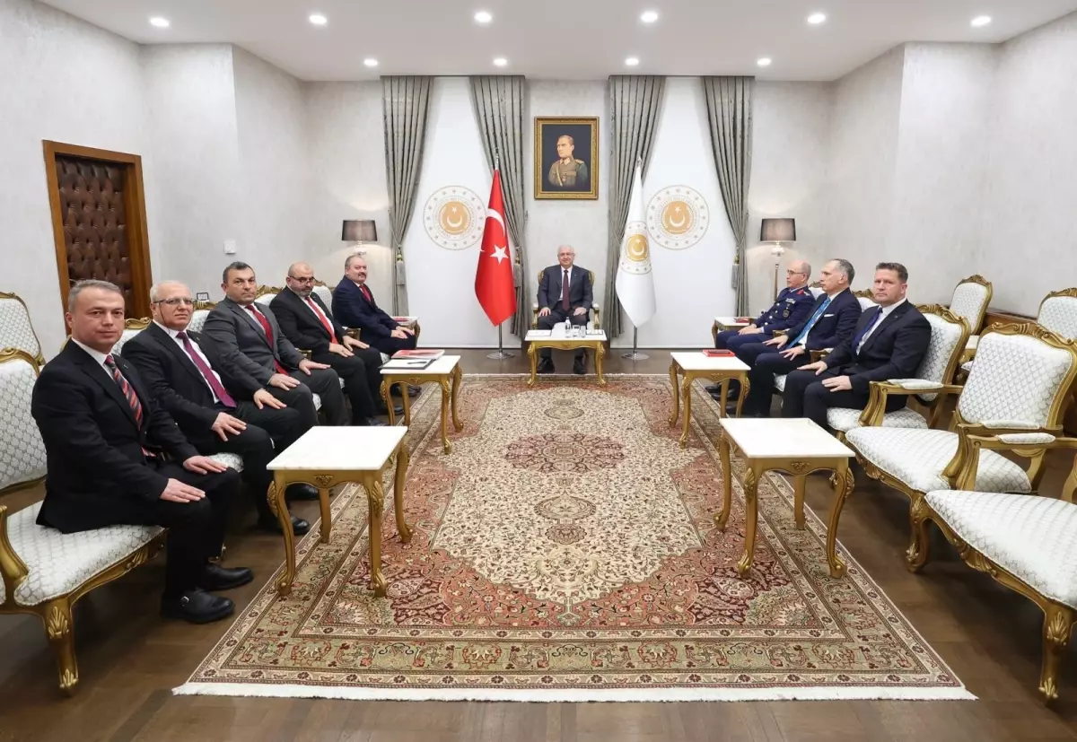 Milli Savunma Bakanı Güler, Emekli Uzman Erbaşları Kabul Etti