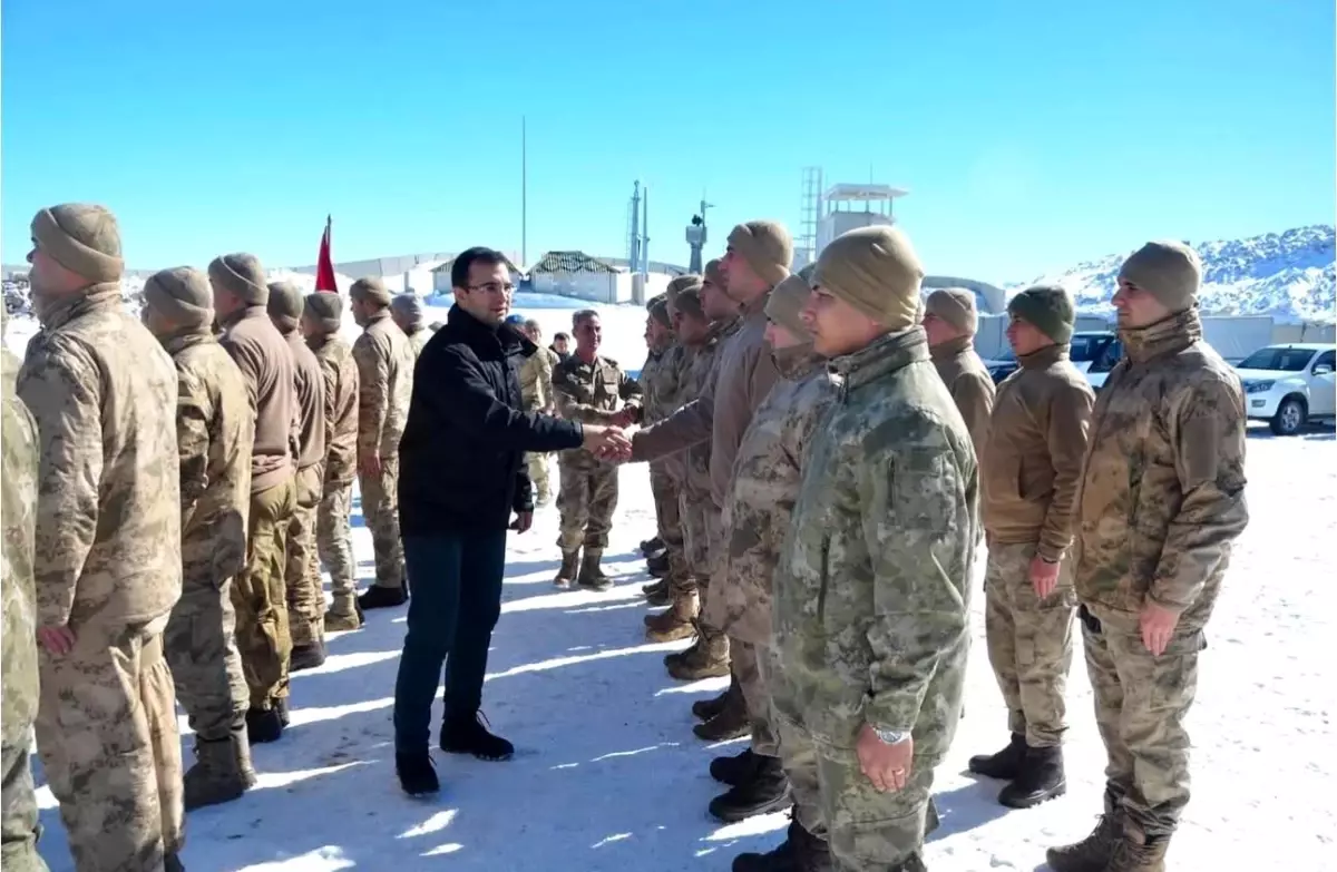 Kaymakam Taşkıran Askerlerle Bir Araya Geldi