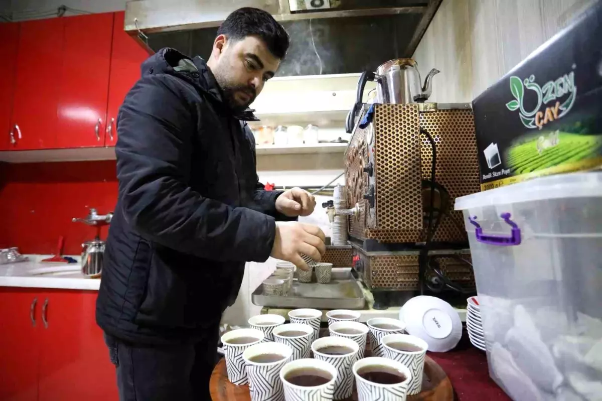 İnegöl Belediye Başkanı Alper Taban, Süleymaniye Mahallesi\'nde Bereket Sofrası Buluşması Düzenledi