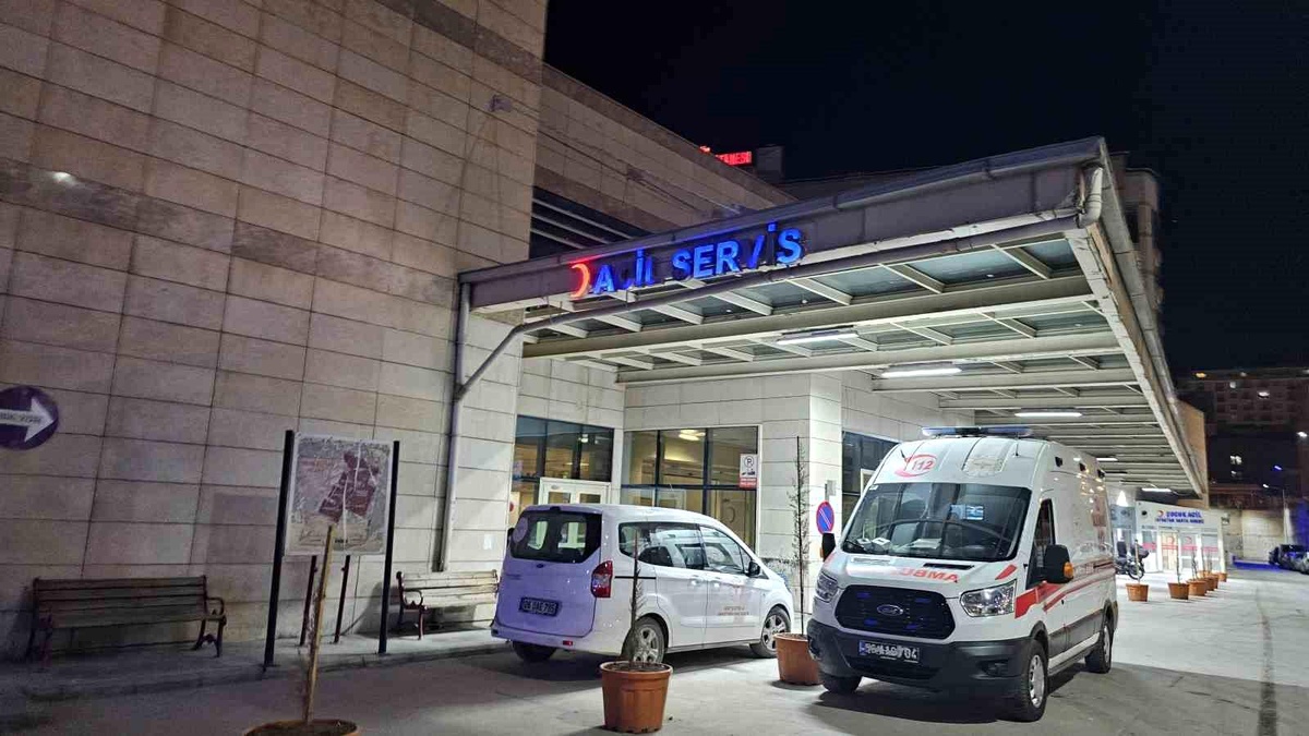 Siirt\'te Düğünde Tabanca ile Ateş Açıldı