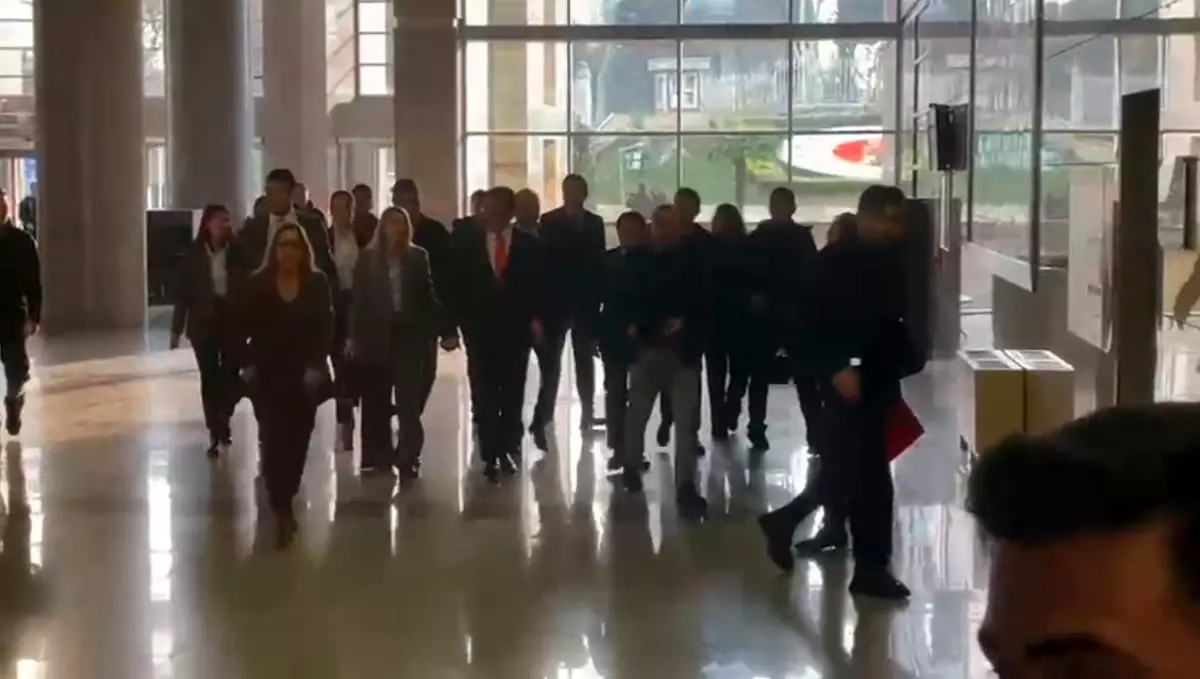 İmamoğlu, Soruşturma Kapsamında İfade Vermek İçin Adliyeye Geldi