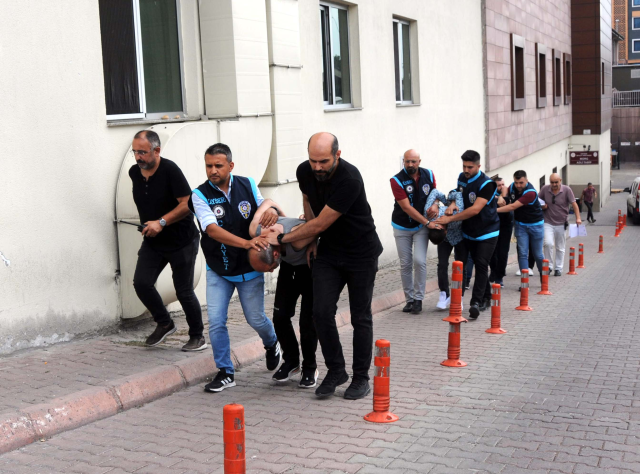 Kavgaya müdahale giden polisin vurularak şehit olduğu anlar ortaya çıktı