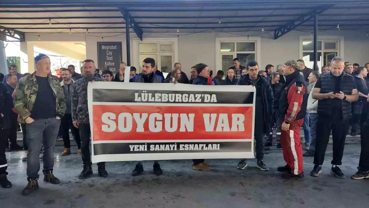 Lüleburgaz\'da Esnaf Su Fiyatlarındaki Artışı Protesto Etti