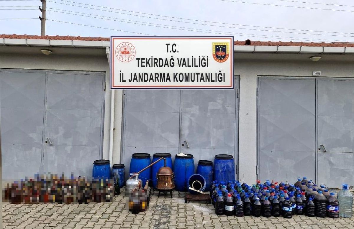 Tekirdağ\'da 1375 Litre Kaçak İçki Ele Geçirildi