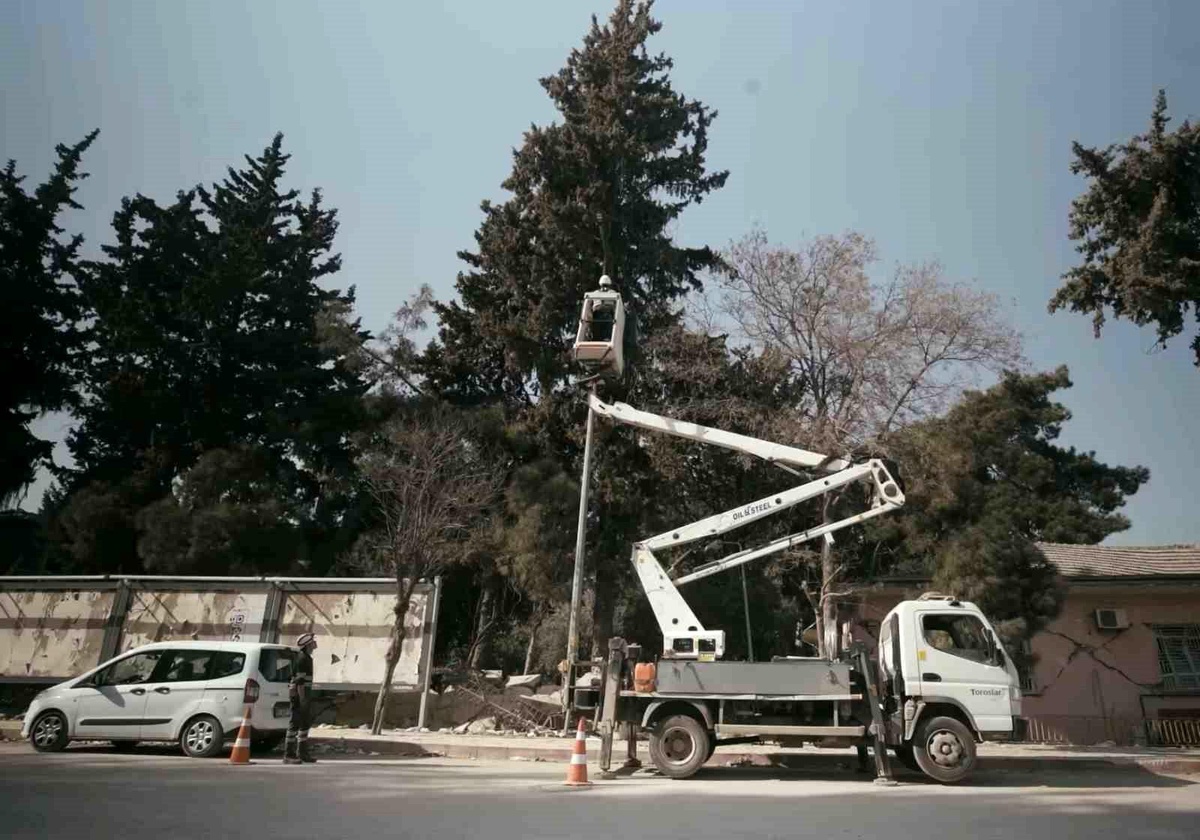 Toroslar EDAŞ\'tan Deprem Bölgesine Enerji Desteği