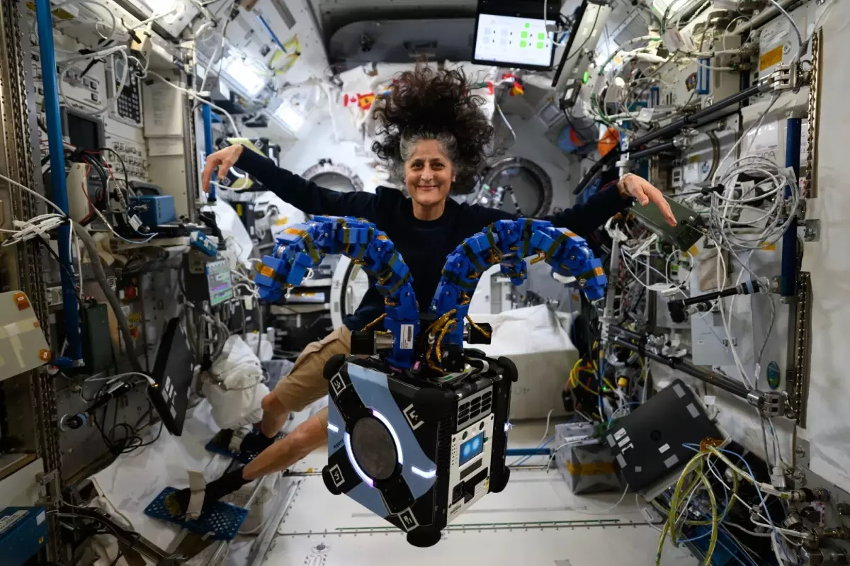 Suni Williams, Uzayda En Uzun Süre Yürüyüş Yapan Kadın Astronot Oldu